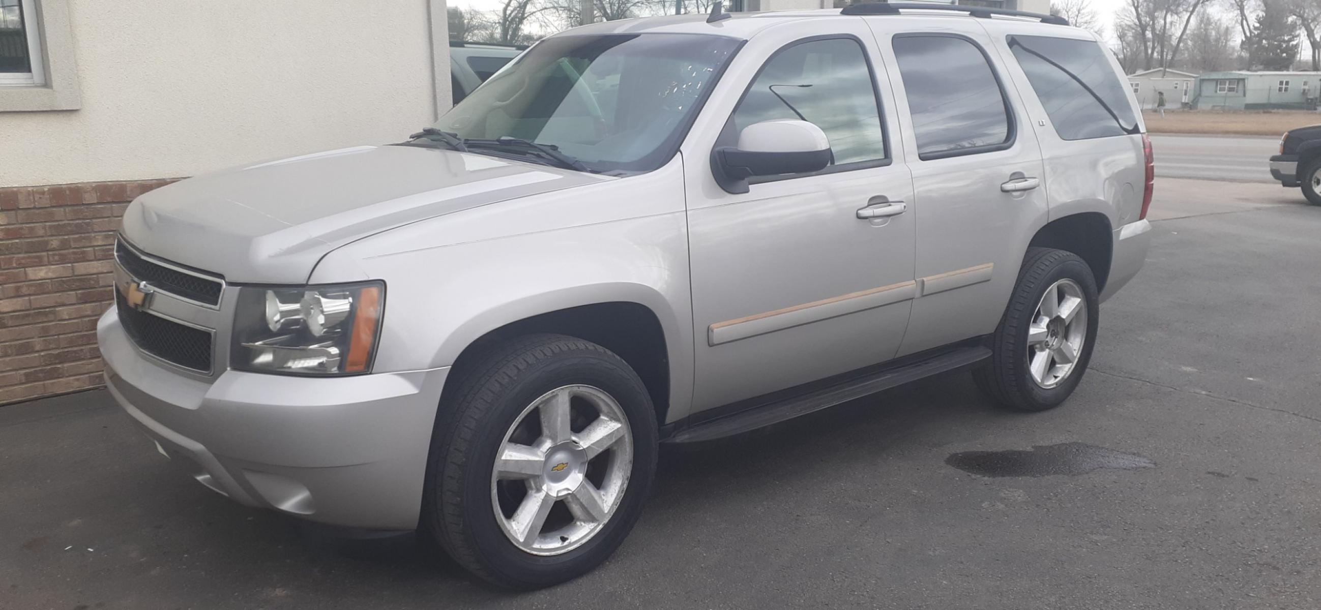 2007 Chevrolet Tahoe LS 4WD (1GNFK130X7J) with an 5.3L V8 OHV 16V FFV engine, 4-Speed Automatic Overdrive transmission, located at 2015 Cambell Street, Rapid City, SD, 57701, (605) 342-8326, 44.066433, -103.191772 - Photo #1